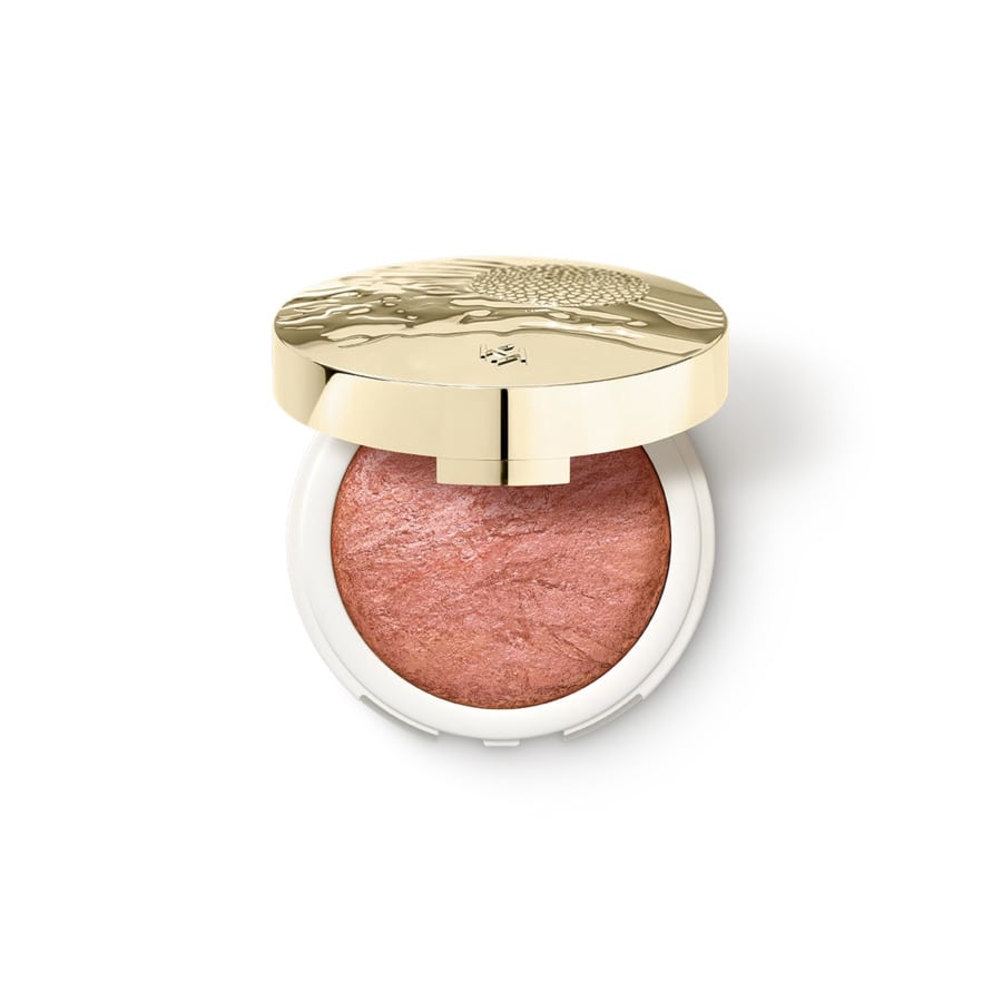SUMMER 24_SHIMMERING POWDER BLUSH 01 - 90000539_KC000000882001B_01 Radiant Biscuit_KC000000882001B_01_03